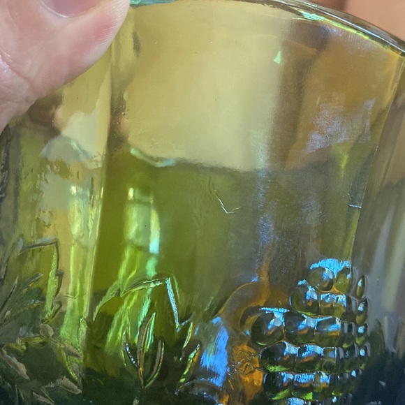 Vintage EUC, Indiana Glass Co. Harvest Grape Avocado Green Glass Compote - Picture 15 of 15